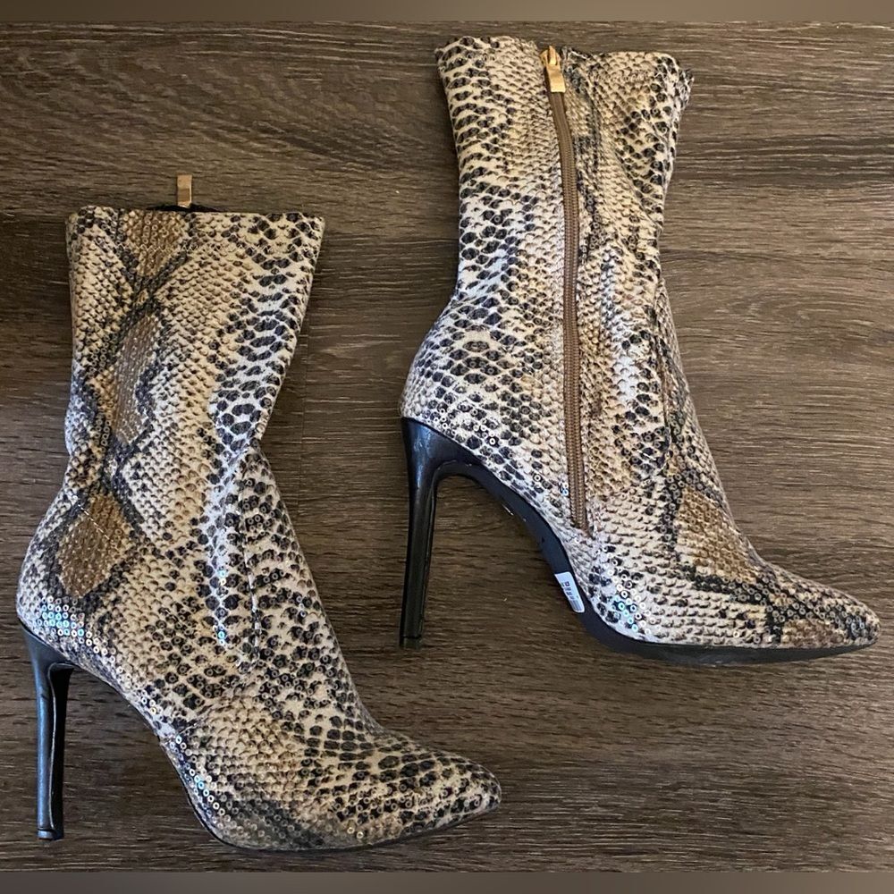Annadel Snake Sequence Stiletto Boots Women's Sz 7.5